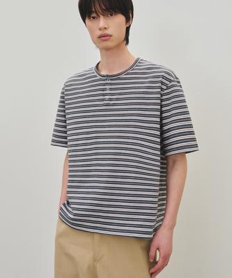ROTEMBER Multi-Stripe Henley Neck Half T-Shirt [Charcoal]
