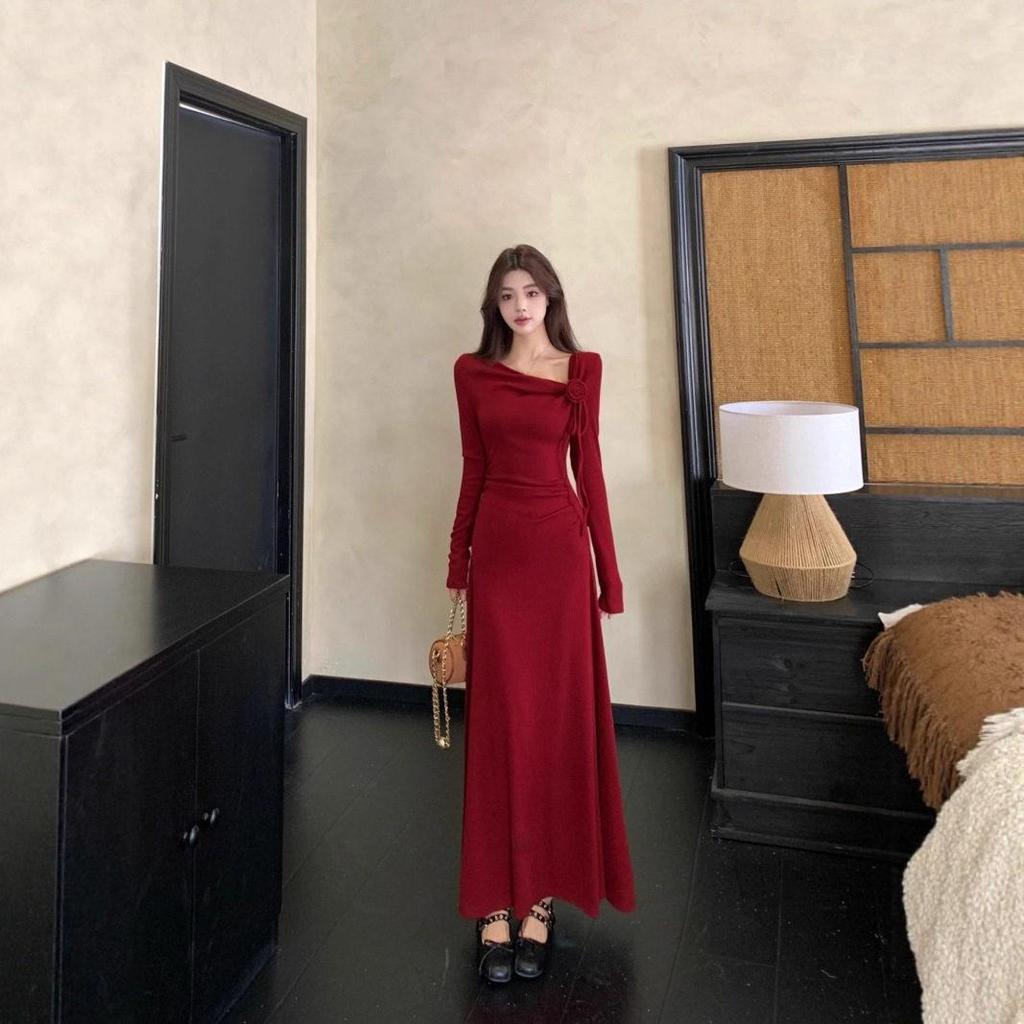 Elegant Red Boat Neck Dress: Stunning Beach Birthday Outfit with Waist-Cinching Skirt