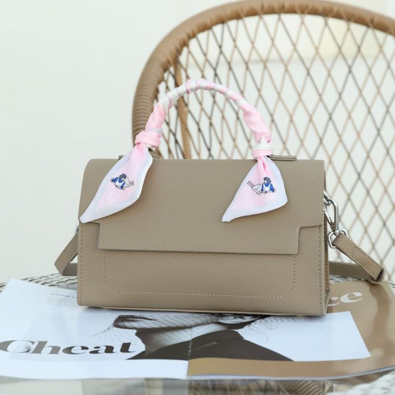 

High-quality Leather Women s Bag Texture Niche Design One-shoulder Portable Cross-body Commuter Square Length 26cm wide 10cm high 15cm