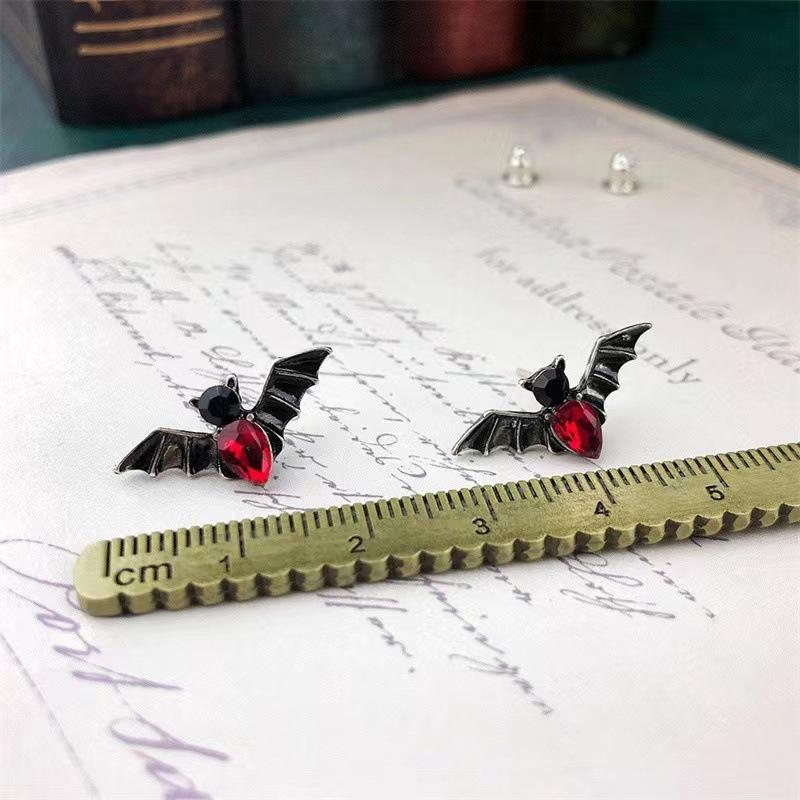 Vintage Red Water Drop Zircon Bat Stud Earrings Fashionable Personalized Exquisite Ear Jewelry For Women