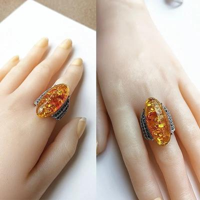 European and American Retro Palace Honey Wax Amber Inlaid Zircon Index Finger Middle Finger Decoration Women's Ring
