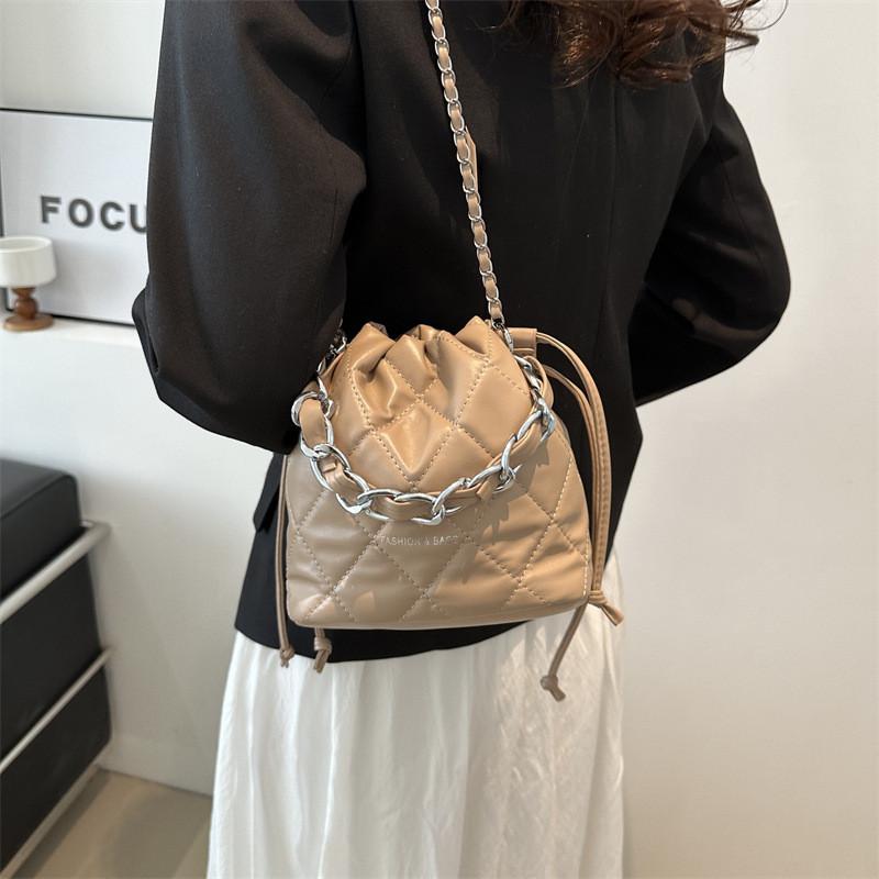 Chic Korean Style Bucket Bag For Women With Quilted Stitching Perfect For Spring 2024