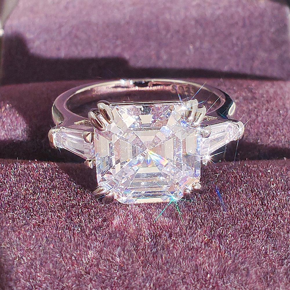 

Luxury Square-Cut Imitation Diamond Ring for Women Size 8 белый