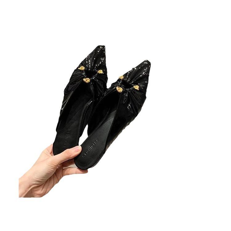Sheepskin grape mother, the same summer new triangular buckle hollowed out pointed head pleated bag head Muller half slippers women's leather