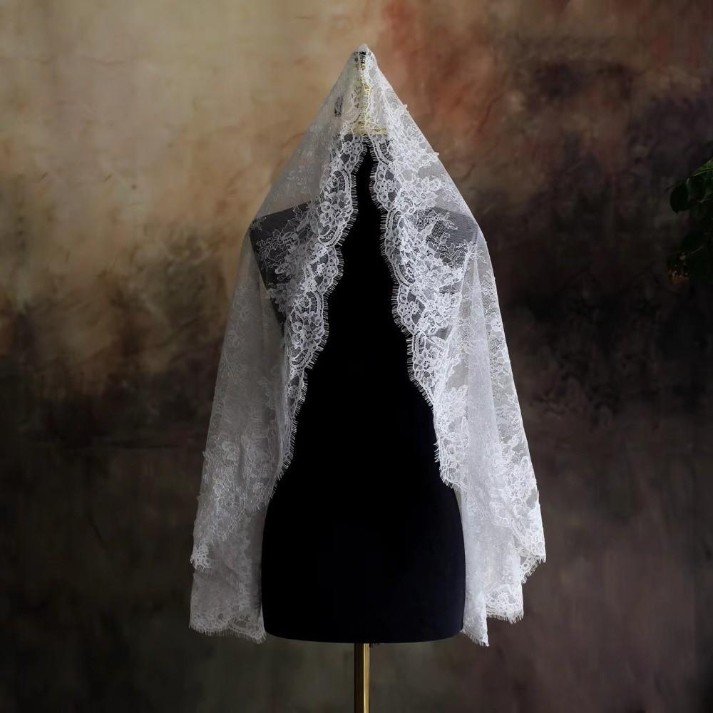 Pearl Embellished Bridal Veil for Women 1 Tier Bridal Headpiece Fashion Lace Veil Bridal Accessory