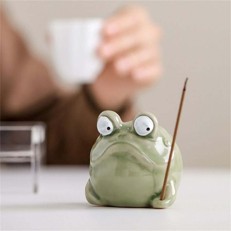 Large Eye Frogs Incenses Holder Ceramics Animal Miniature Statue Incenses Burners for Living Room or Bedroom
