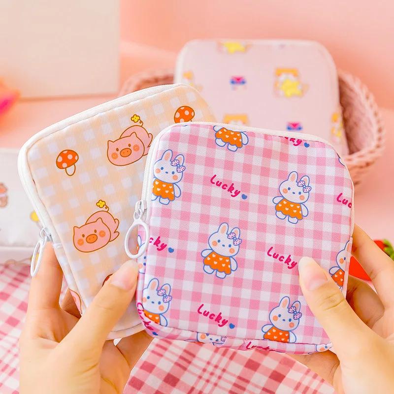 

Kawaii Makeup Pad Bear Napkin Bag for Women and Girls, Storage Bag, Purse, Sanitary Napkin Bag, Mini Data Cable Organizer 12.5X12.5cm-1pcs