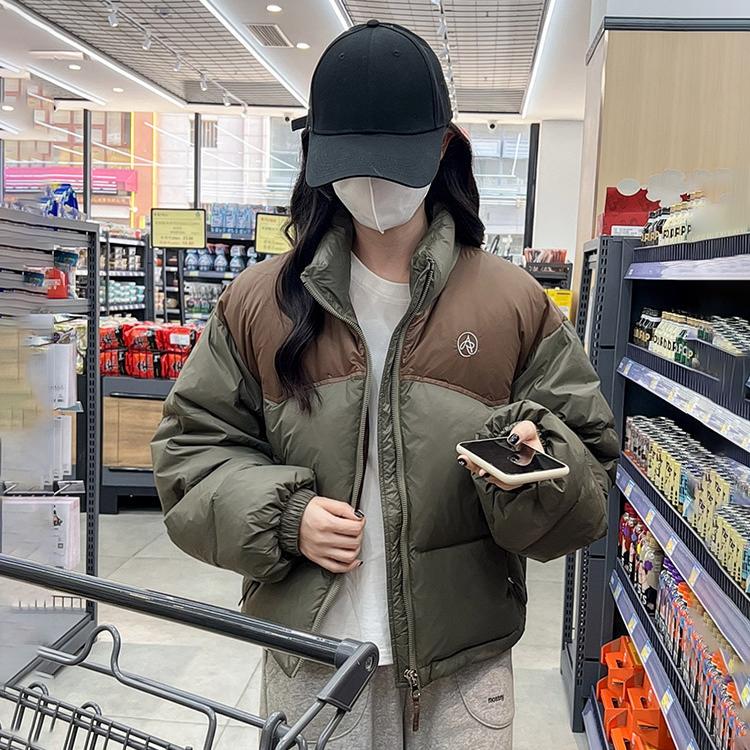 Colorblock Cremefarbenes Brot Damen Wintermantel Weiße Entendaunenjacke Damen Kurzstil