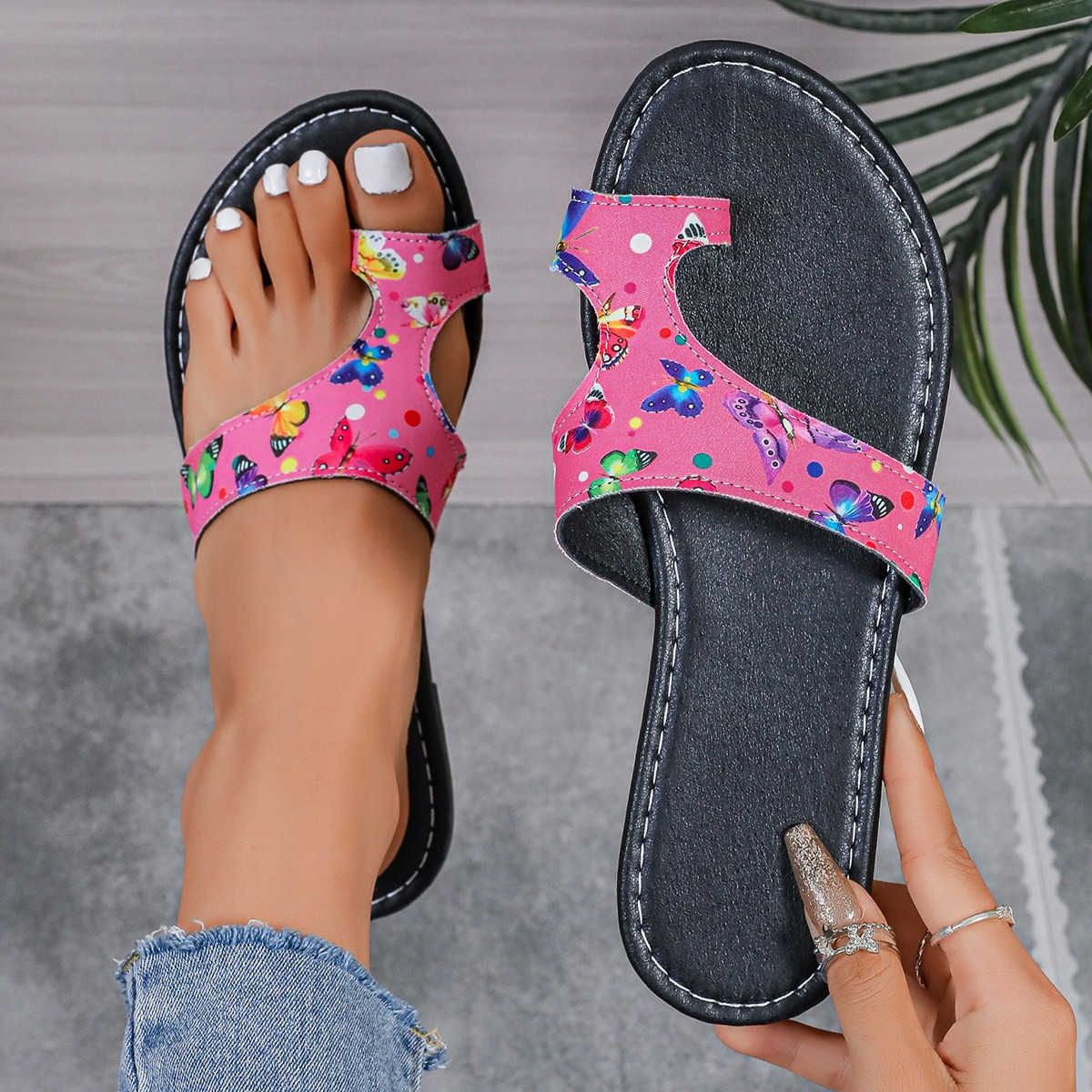 

Мода Весна Весна-осень Серебряные Сандалии Женские Удобные Женские Тапочки Обувь Скейт Уличные Кроссовки Спорт Сникер 43