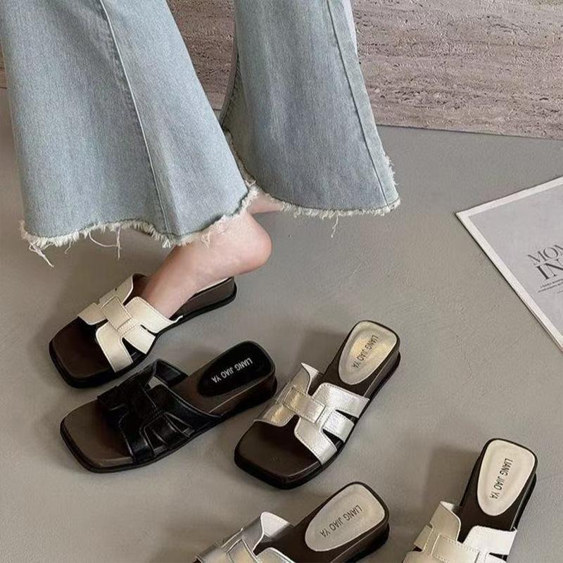 Drag Summer Soft Leather Open-toed Casual Women's Slope Square Head Women's Flat-bottomed Slippers Solid Color Fashion One-character Cool and Cool