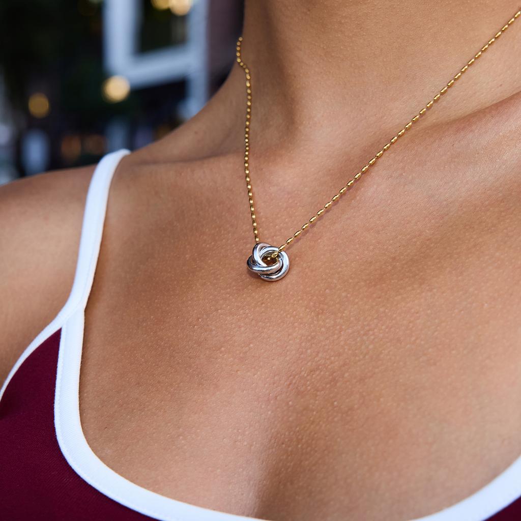 Yori Gold Silver Interlocking Wrap Pendant Necklace 2025 for Women Stainless Steel Summer Fashion Personal Necklace Jewelry