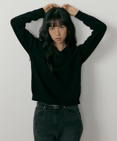 Lingseoul Lambswool V-Neck Knit-Black
