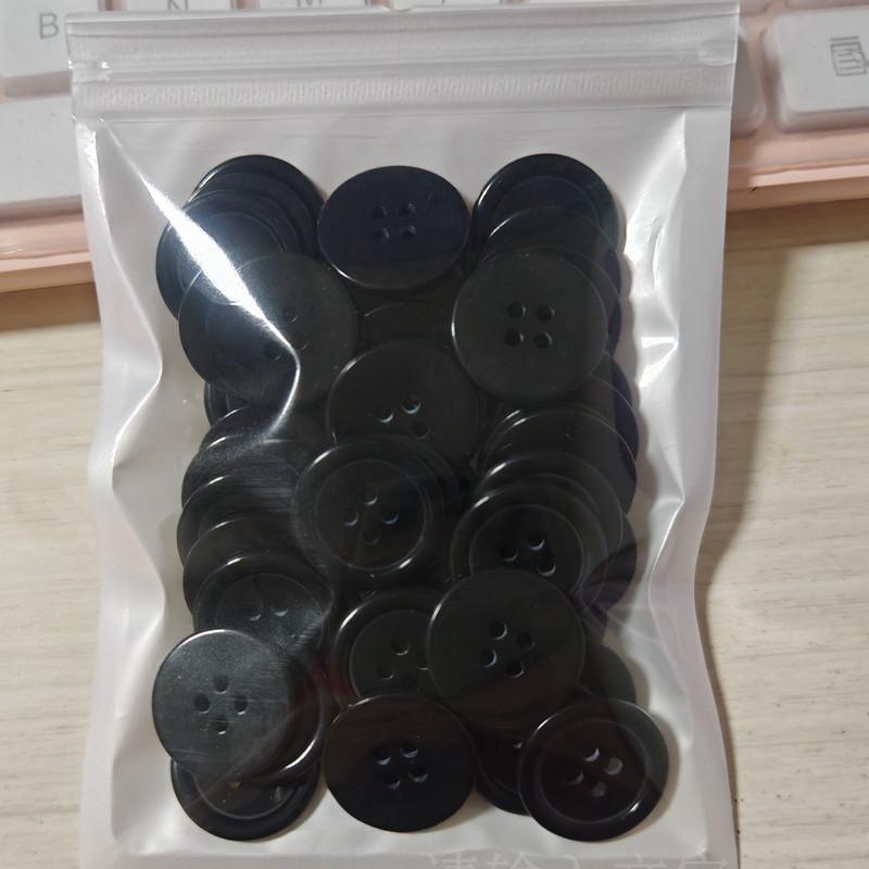 50 Stück Einfache 4-Loch-Knöpfe 20 mm Rund Harz Flachrücken Knöpfe Pullover Rock Zubehör