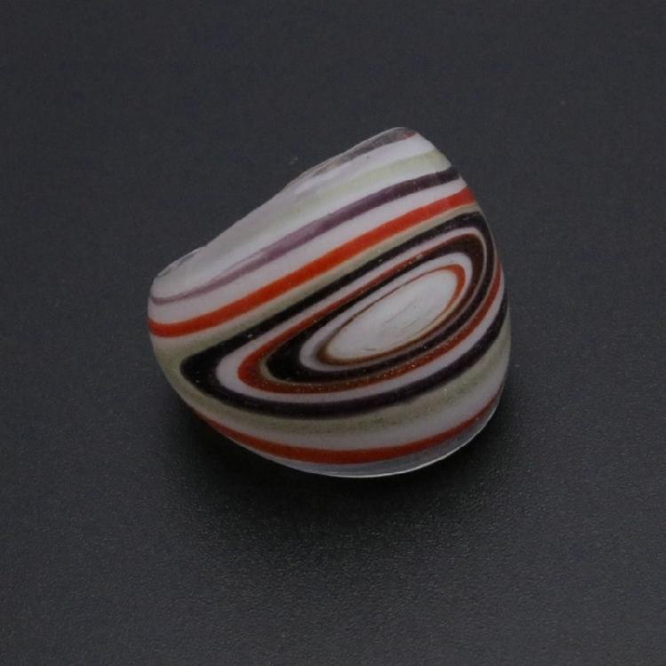 Umělecky zhotovené skleněné prsteny s květinovými motivy obalené drátkem Etnické galaktické téma Pohodlné šperky Kulturní designy