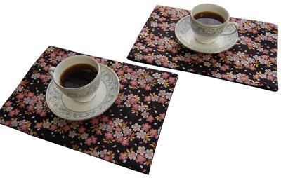 And Ready To This Japanese Gift Is a Delight for A Set of Two Kimono and Japanese Tea Mats with an Pattern Blossoms At Pre-packaged Gift, Foreigners.
