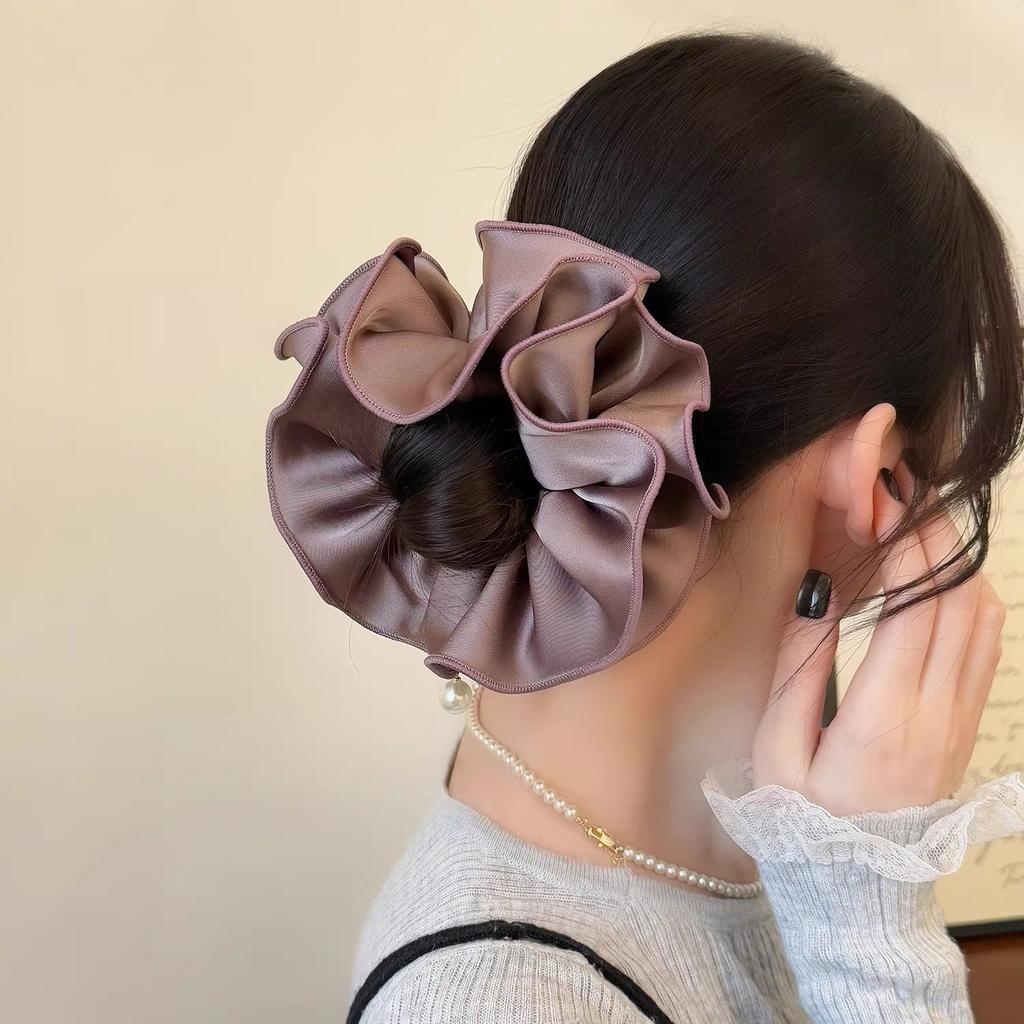 Elegant Pearl Decorated Scrunchies Fashion Hair Tie for Women Aesthetic Bridal Shower Gift