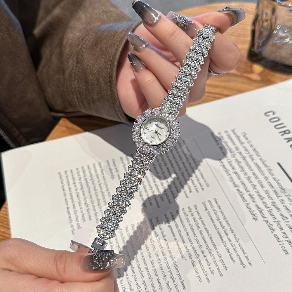 New Fashionable Sparkling Rhinestone Light Luxury Women's Quartz Watch Elegant Simple Temperament Steel Band Watch