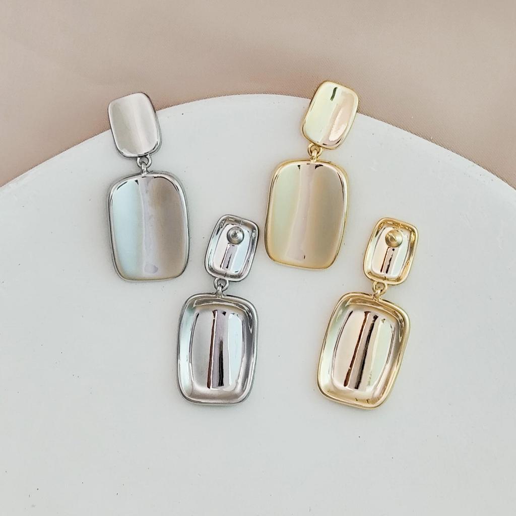 S925 Silbernadel Geometrische Quadratische Ohrringe – Elegant, Goldhaltig, Poliertes Finish