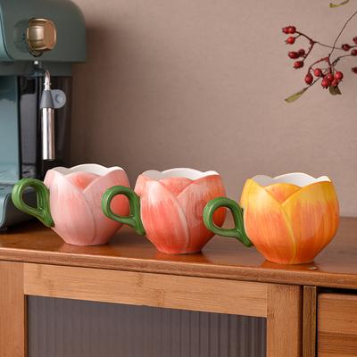 300ML Evropský Keramický Květinový Šálek na Kávu Podšálek Kreativní Tulipánový Hrnek Vynikající Šálek na Květinový Čaj pro Odpolední Čaj Domácí Snídaňový Hrnek Nový