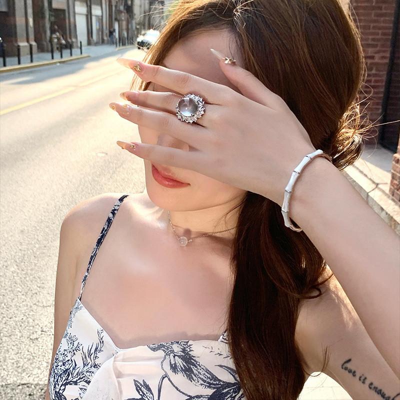 Floral Pattern Copper Bangle With Gold Plating And Zircon Stones For Fashionable Women