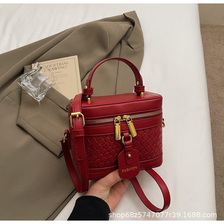 Popular high-end exquisite portable small square bag 2025 trendy fashion messenger women's bag large capacity Korean niche design