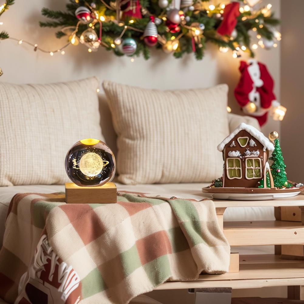 Veilleuse LED en forme de boule de cristal gravée en 3D avec base en bois Lampe en boule de cristal Lampe de nuit en boule de verre à chargement USB pour décoration de chambre