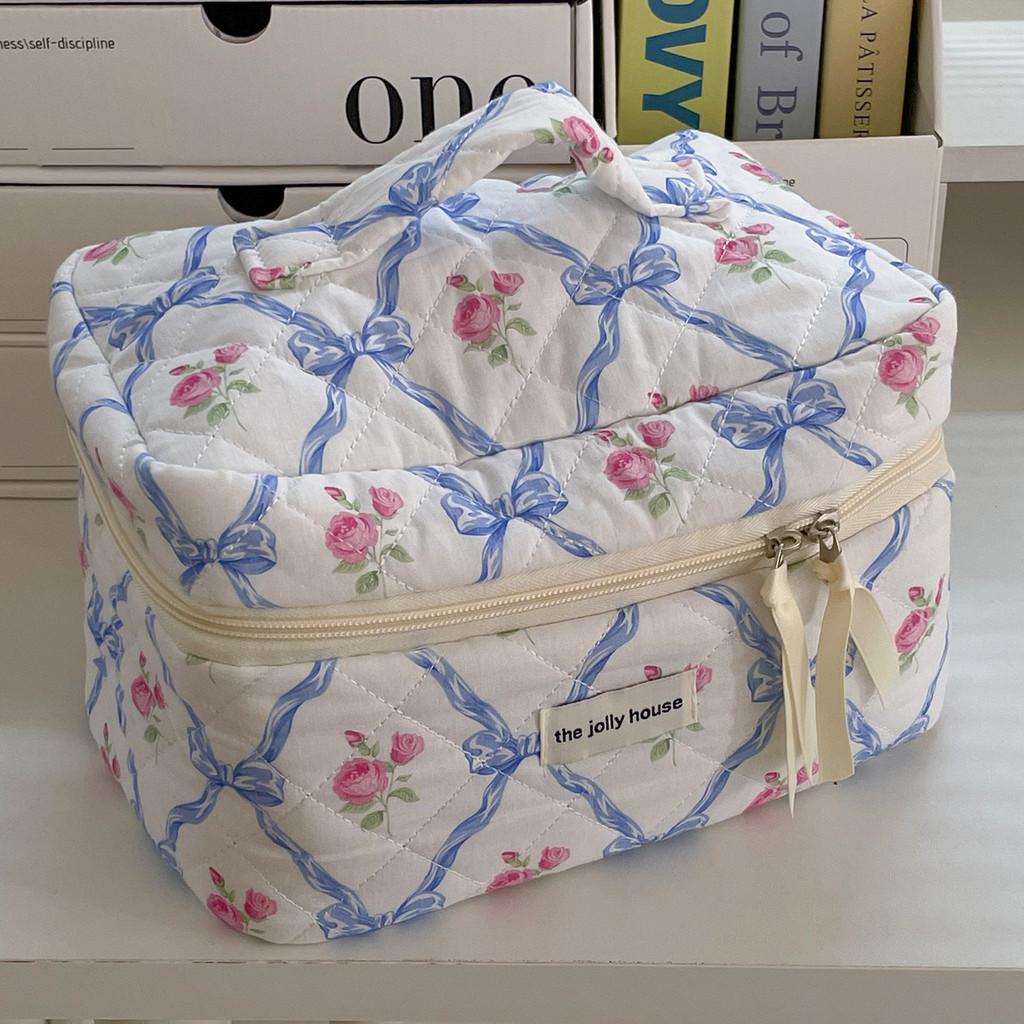 Vintage Butterfly Bow Flower Toiletry Bag With Soft Polyester Material For Daily Use