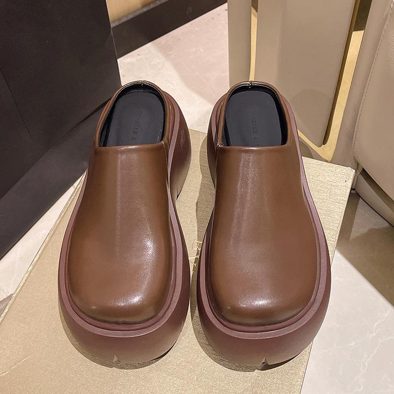 

Супер огонь интернет-знаменитость черные нескользящие увеличивающие рост толстоподошвенные тапочки женские осенние 2025 новые туфли на высоком каблуке с закрытым носком 40 коричневый