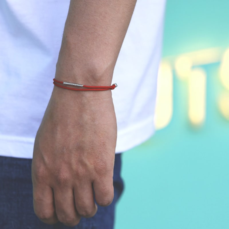 BE/GINS LA LIGNE DOUBLE STRING BRACELET RED
