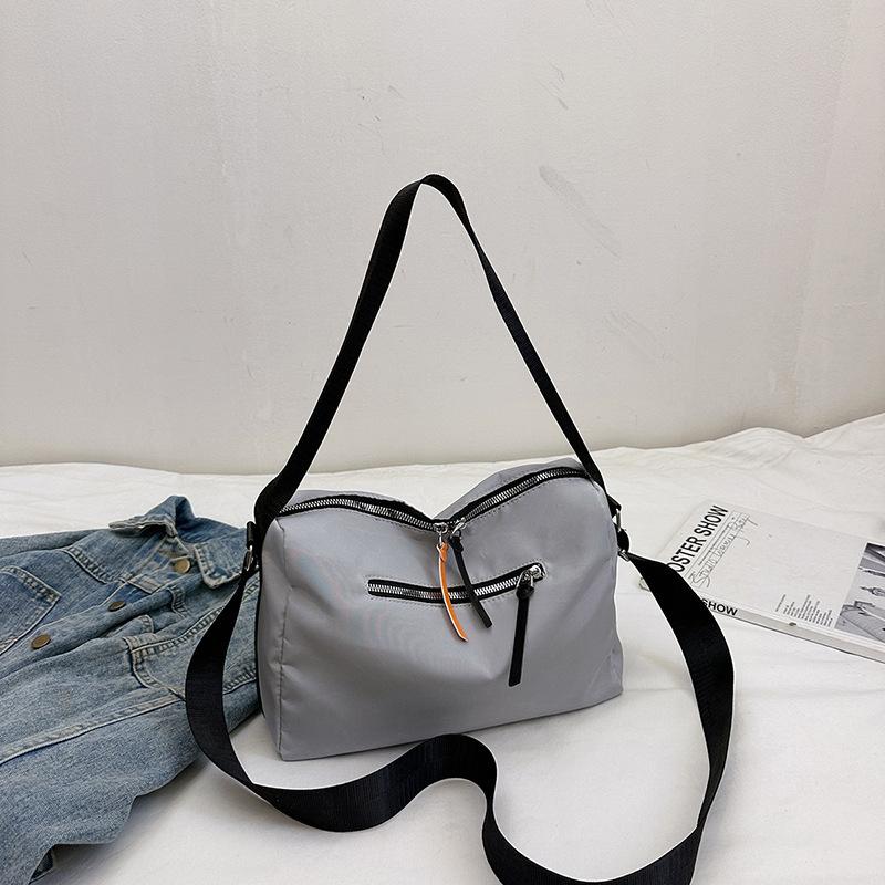 

Large capacity shoulder bag female student versatile messenger bag commuter bag Japanese retro style messenger bag big bag серый