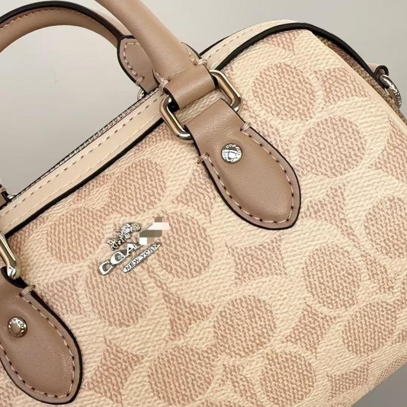 Сумка-кроссбоди Coach Rowan 2025 Classic Monogram Boston Mini 17.5 x 10 x 12 cm