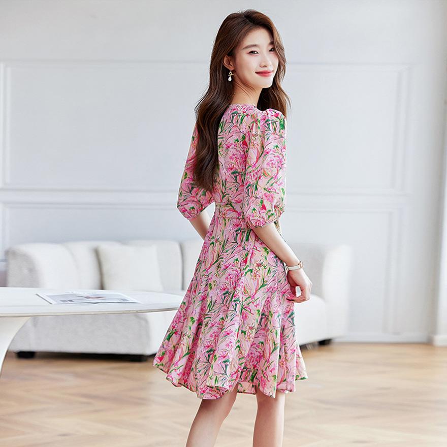 Sweet Age-reducing Small Floral Dress for Women's Summer New Chiffon Waist Cover and High Five-quarter Sleeve Skirt