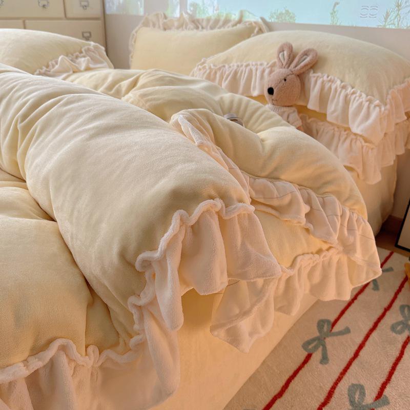 Elegant Princess-Style Velvet & Lace Winter Bedding Set – Duvet Cover & Flannel Sheet  