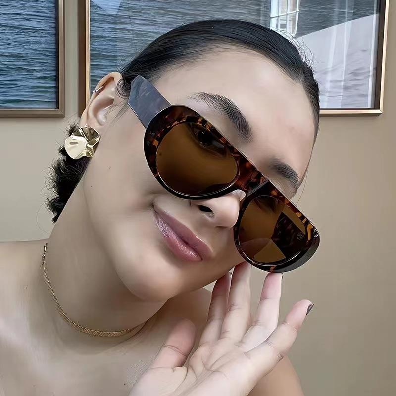 Retro Oval Sunglasses Women Brand Designer Glasses New Ins Fashion Personalized Pilot Eyewear Fashion Men Eyeglasses UV400