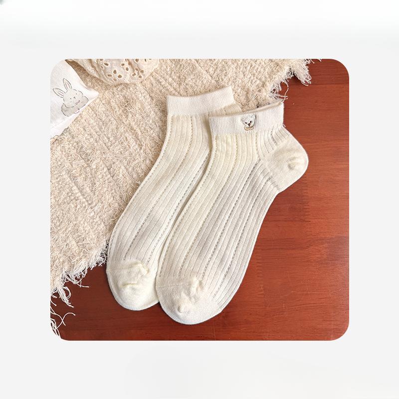 

Женские весенне-летние тонкие новые однотонные вышитые милые мультяшные универсальные дышащие бесшовные носки-лодочки 1 pair жёлтый