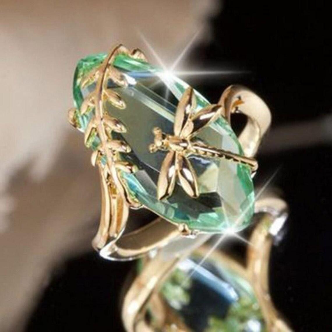 

Hot Sale Olive Emerald Ring Personality Fashion Animal Ladies Ring No. 5