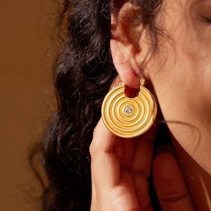 Earrings, temperament, high sense, European and American jewelry, retro light luxury, diamond-encrusted earrings, mosquito coil disc earrings
