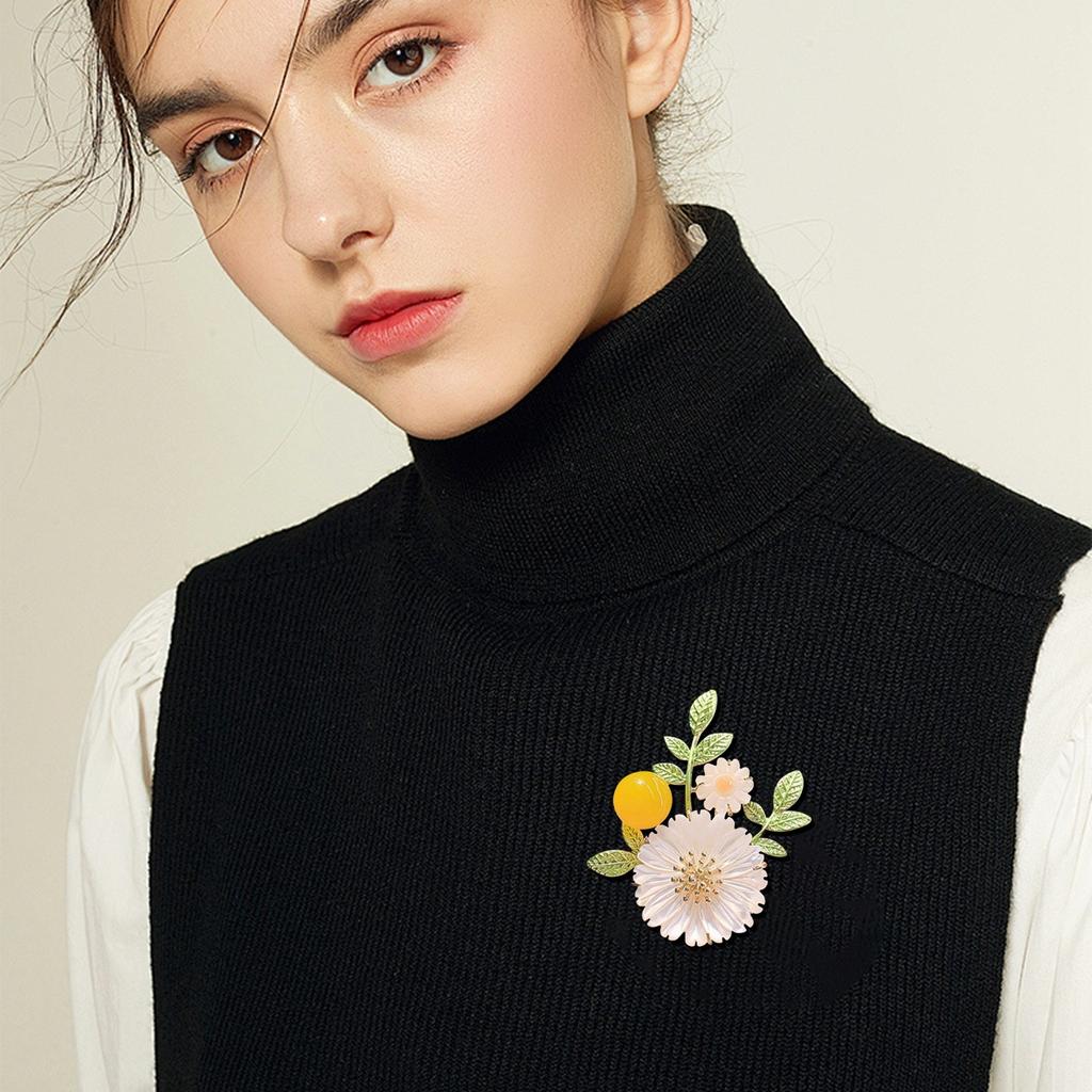 Fashion Brooch, Daisy Brooch, Suit Brooch, Accessory