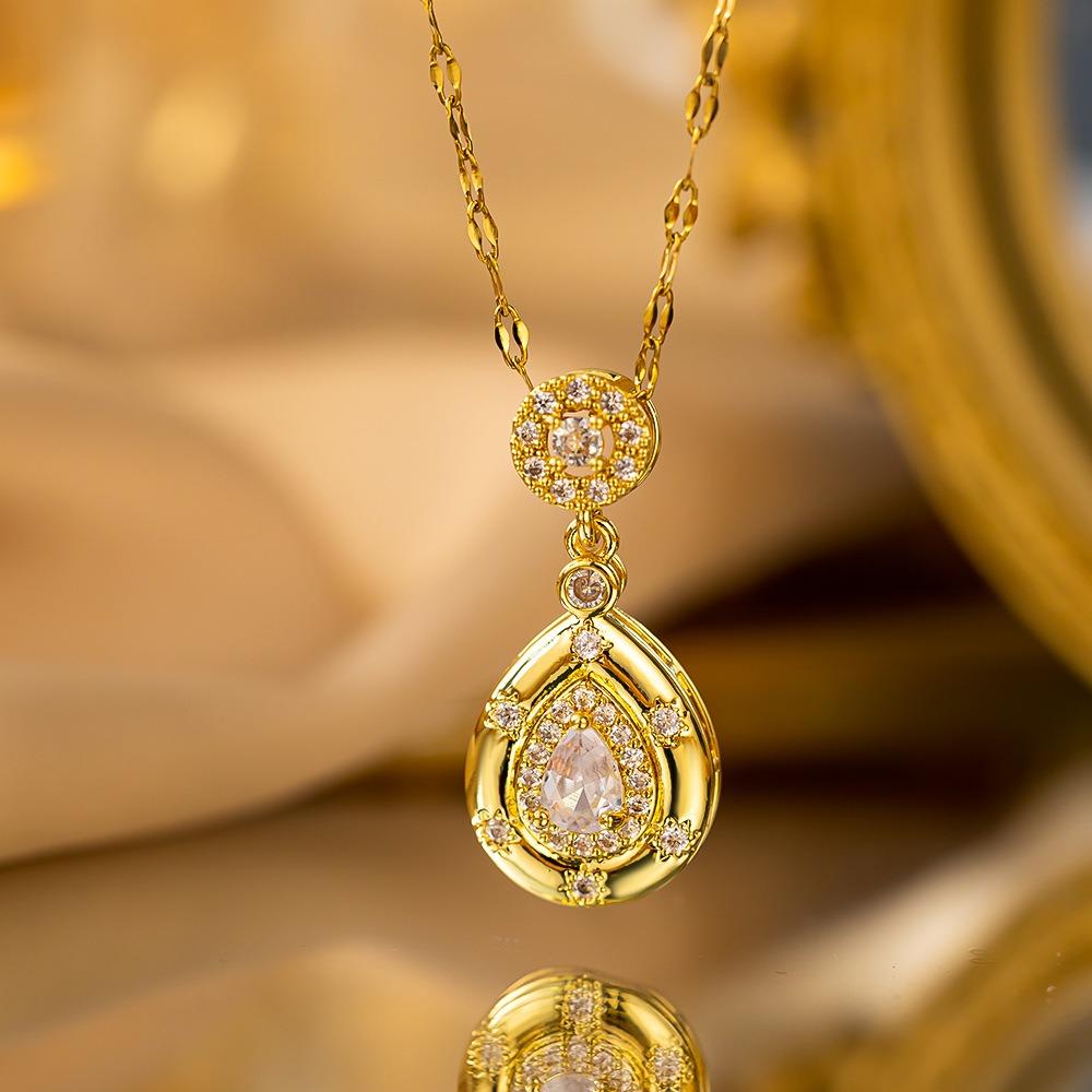 Elegant Luxury Full Zircon Copper Micro Inlaid Necklace Women Simple Exquisite Collarbone Chain Necklace