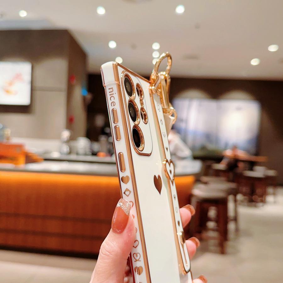 Plating Heart Wristband Case For Samsung Galaxy S23 S22 Ultra S21 Plus S21FE A23 A24 A13 A12 A13 A52 A53 A54 Shockproof Silicone Soft Cover For iPhone