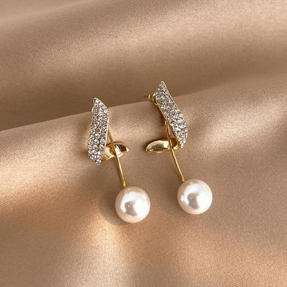 Silver Needle Korean Internet Celebrity Temperament Pearl Earrings Versatile Niche Design Earrings Light Luxury High-end Earrings