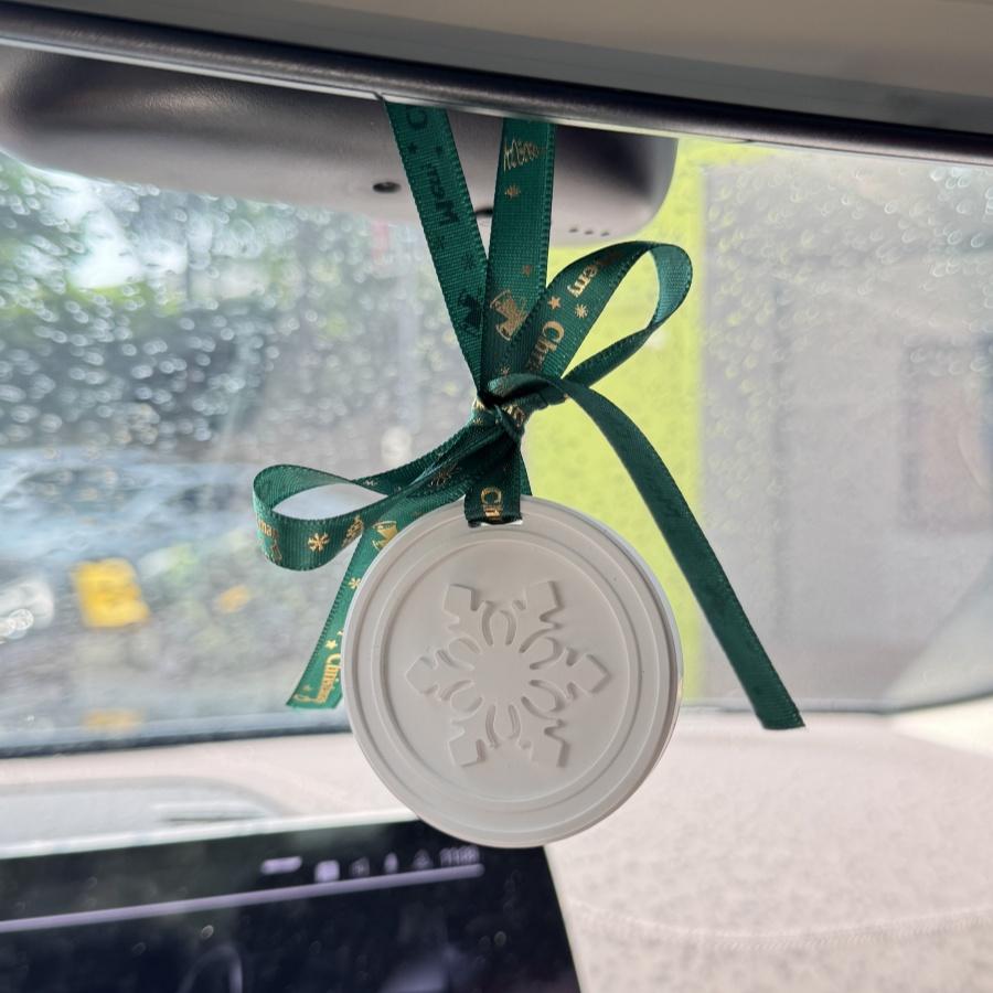 

1 шт. Рождественская снежинка, автомобильный пластырь, ароматерапия, подвесное украшение для интерьера автомобиля, декор из диффузорного камня для ванной, спальни, гардероба