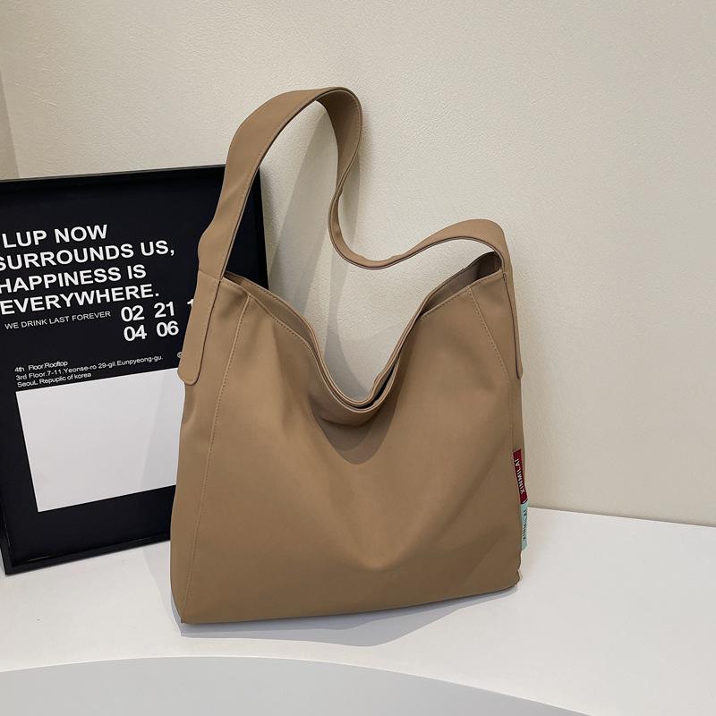 Lazy Wind Large Capacity Tote Bag Women's 2025 New Winter Retro Fashion Shoulder Bag Versatile Underarm Bag