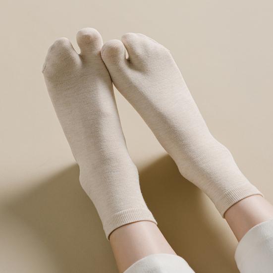 1 Paar Damen-Socken, Mittelrohr, zwei Zehen, einfarbig, weich, hohe Elastizität, Anti-Rutsch-Knöchelschutz, Schweißabsorption, Herbst- und Wintersocken