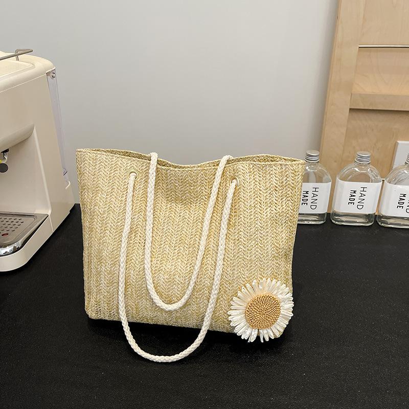 

Large-capacity woven bag women s summer 2025 new trendy fashion one-shoulder armpit bag casual foreign style handbag хаки