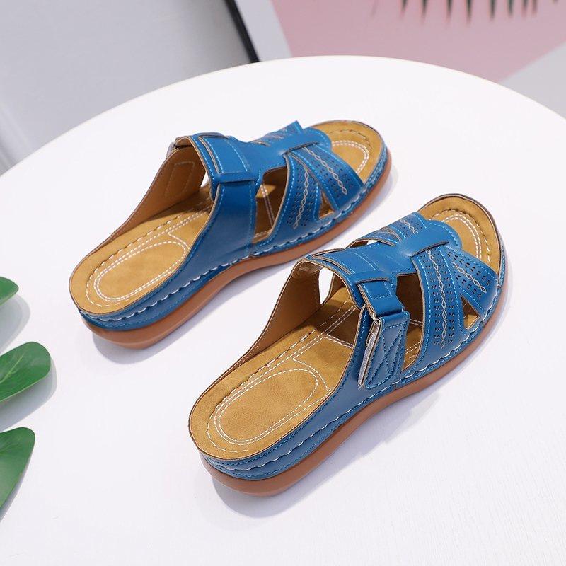 Women's Shoes Large-sized Sandals Fashionable and Retro Thick-soled Slippers Women's Coolers