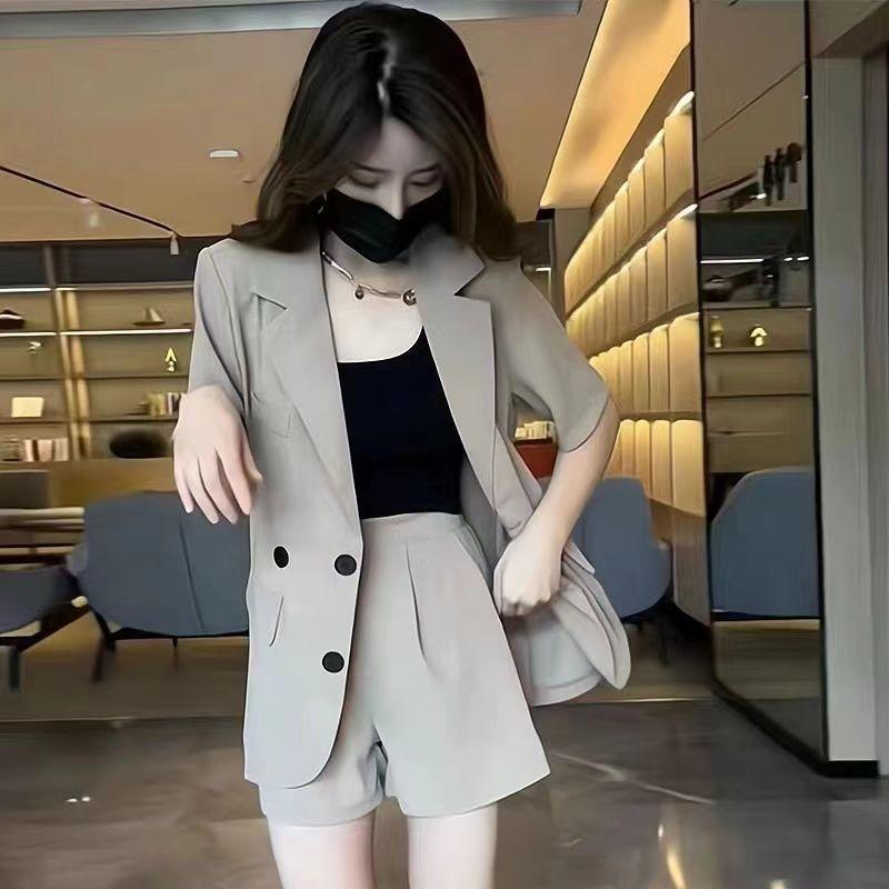 

Plus Size Women s Clothing Plus Size Ladies Fried Street Elegant Socialite Suit Fancy Professional Shorts Two-Piece Suit Summer Khaki L Code [Suggested 47.50 kg-57.50 kg]]