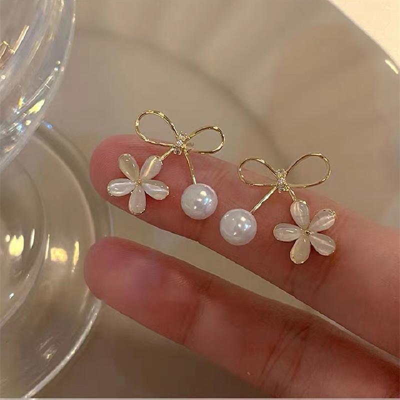 Retro light luxury pearl flower fashion earrings femininity high sense atmosphere stud earrings versatile personality earrings