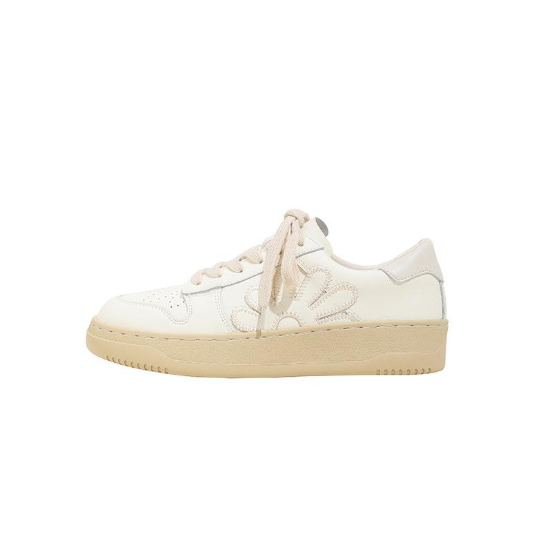Cowhide round head lace-up platform white shoes women's new leisure sports small flower daisy black and white panda board shoes