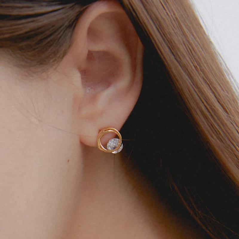 Primaute Twist Cubic Round Earring